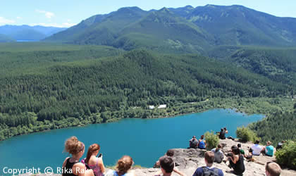 trail-rattlesnake-ledge-420