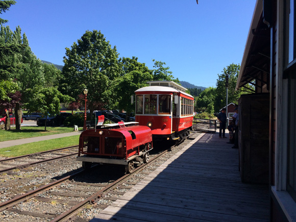 issaquah-valley-trolley-01