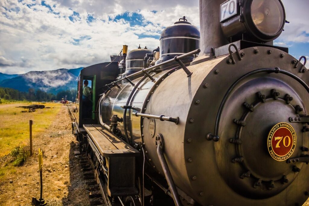 mount-rainier-railroad-2 - junglecity.com