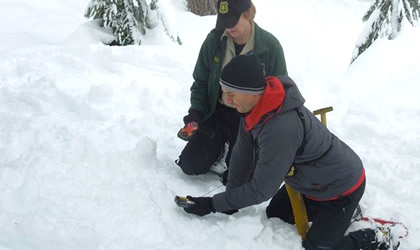 outdoor-avalanche-awareness-420