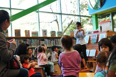 lp-kids-sign-language