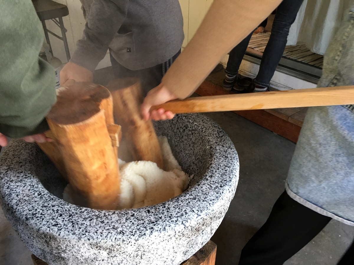 mochi-pounding-andrew-gooi-1