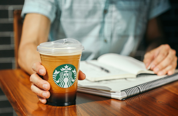 starbucks-strawless-cup-1