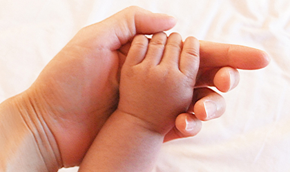baby-hands-420