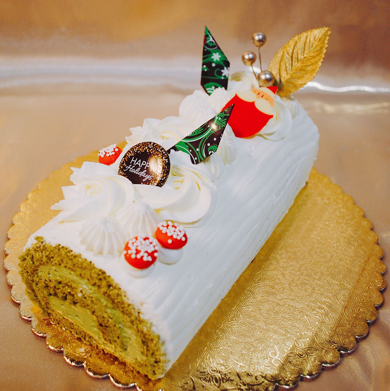 fumies-gold-christmas-cakes-2018-2