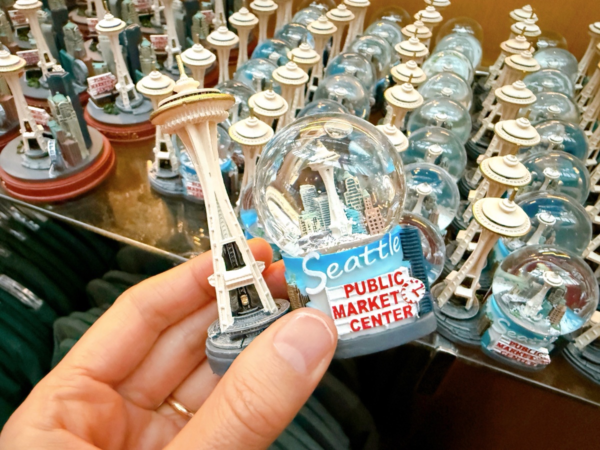 space-needle-souvenir-10