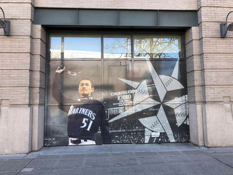 mariners-ichiro-wall-1