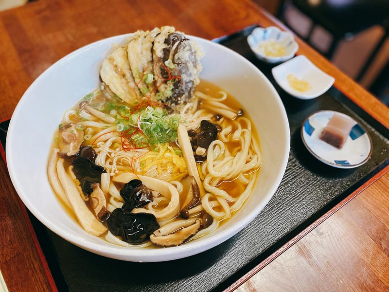 こだわりの手打ちうどんが食べられる 『あづき』 シアトルで隠れ家的な人気 オーナーシェフ・宮田竜治さん