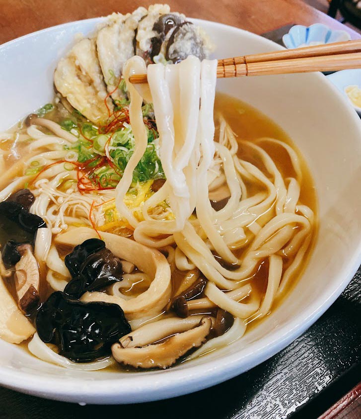 こだわりの手打ちうどんが食べられる 『あづき』 シアトルで隠れ家的な人気 オーナーシェフ・宮田竜治さん