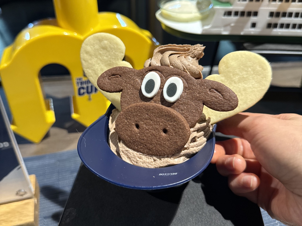 mariners-chocolate-moose-1